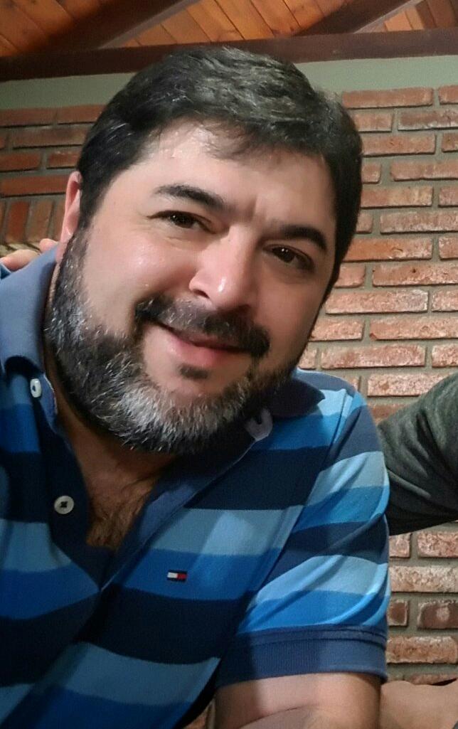 EMILIANO AFARA "A partir de hoy los comercios van a poder abrir a trav&eacute;s de una atenci&oacute;n virtual y de 13 a 17 se van a poder realizar entregas a domicilio"