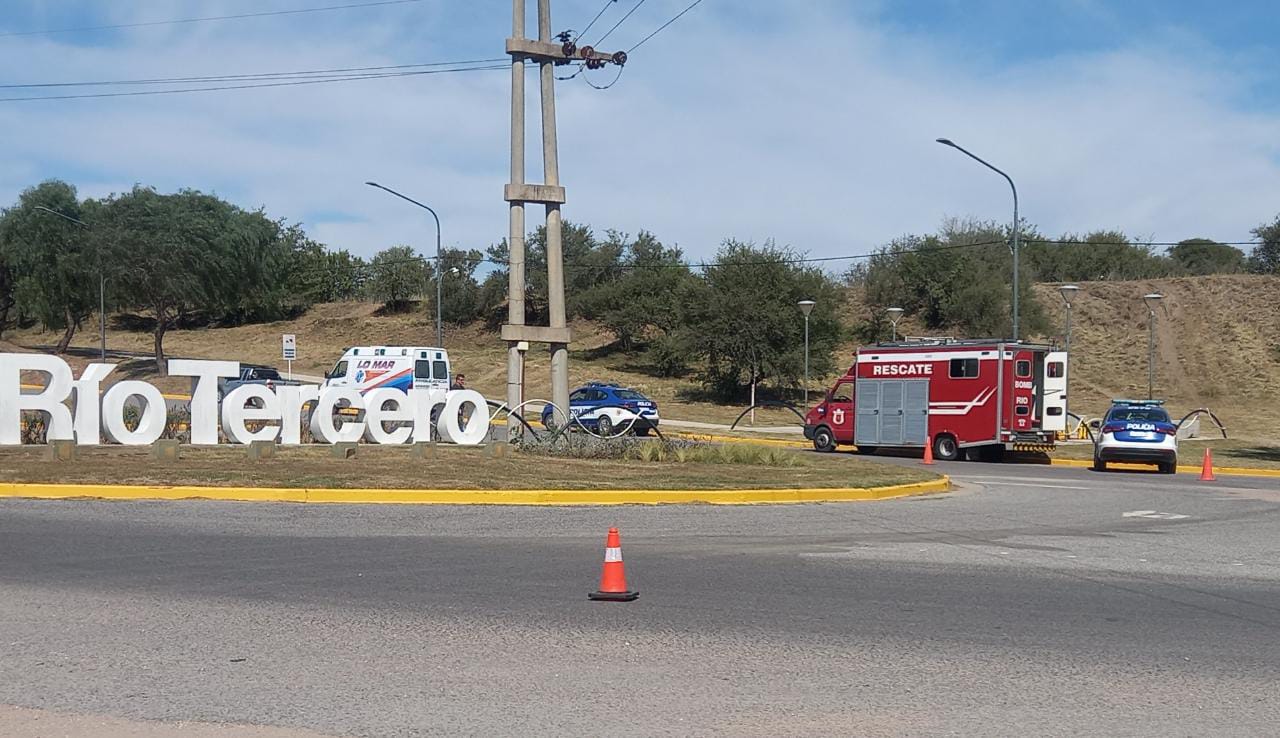 INTENTAN RESCATAR A UNA PERSONA EN EL PUENTE NEGRO