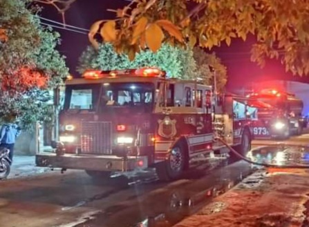 FUE EXTINGUIDO EL INCENDIO EN BARRIO CABERO CON DAÑO TOTAL DE LA VIVIENDA