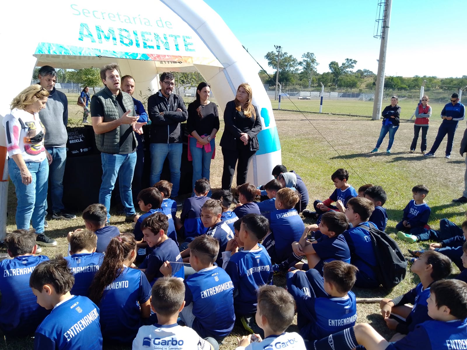 Jornada ambiental en Club Atlético