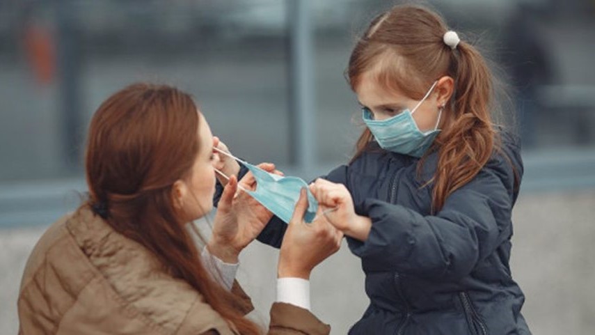 Autorizan a ni&ntilde;os y ni&ntilde;as de hasta 12 a&ntilde;os a hacer compras junto a uno de sus padres