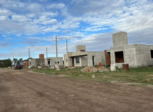 LA GESTIÓN DE VERA MUESTRA EL CAMINO SOBRE LA CONSTRUCCIÓN DE VIVIENDAS PARA LA COMUNIDAD