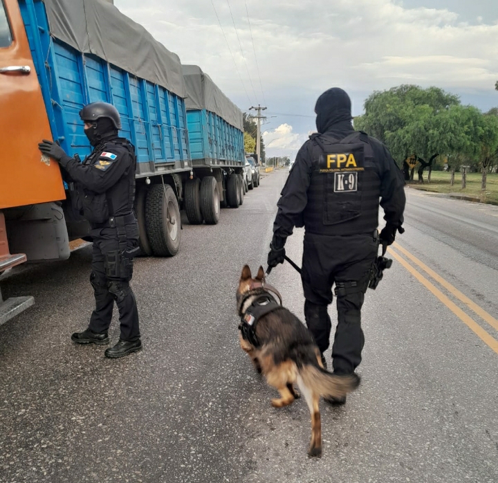 TRAS DENUNCIAS ANÓNIMAS, FUE DETENIDO UN TRANSPORTISTA POR VENDER ESTUPEFACIENTES EN TANCACHA 