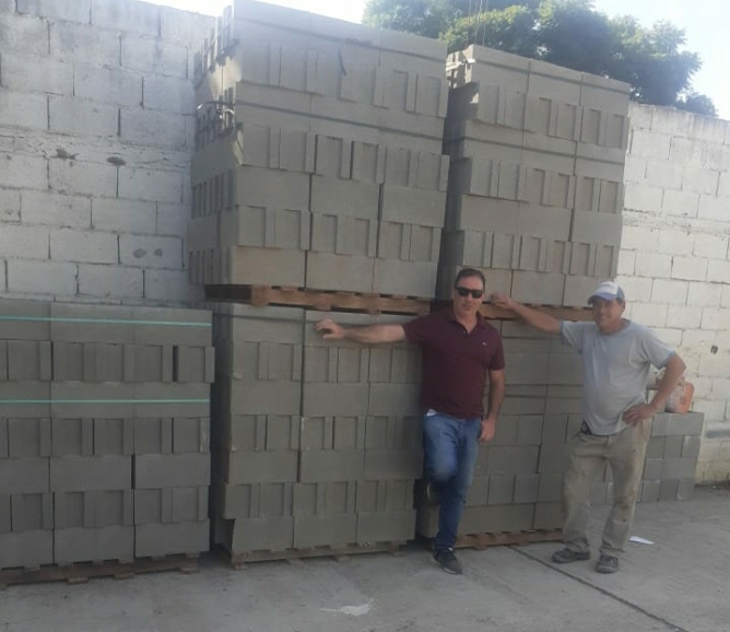 BARRIO SARMIENTO AVANZA CON EL SUEÑO DE AMPLIAR SU SALÓN COMUNITARIO