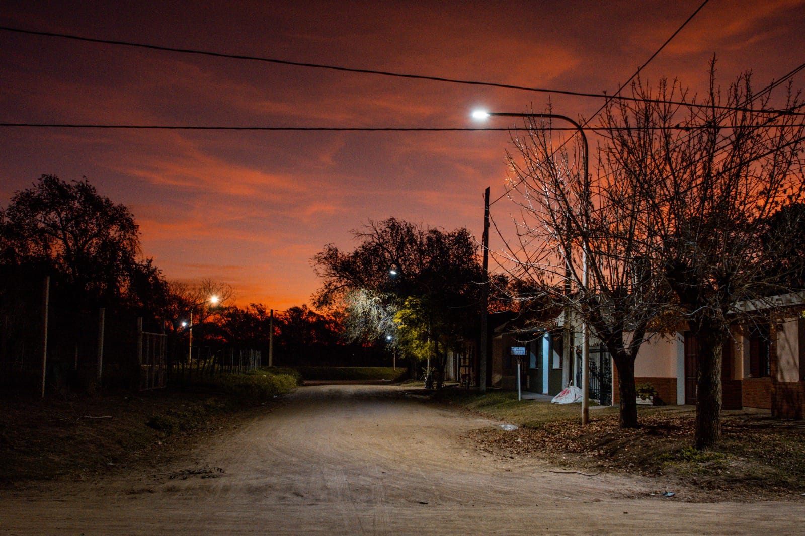 EN BARRIO SARMIENTO EL MUNICIPIO COLOCÓ EL 100% DE LUMINARIAS LED