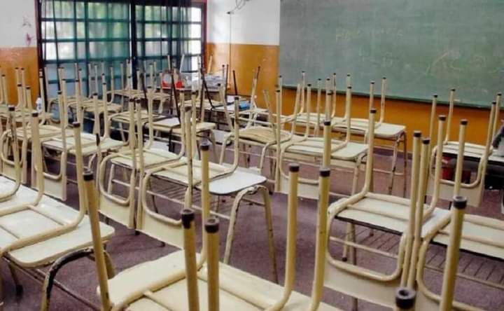 Docentes se suman al paro nacional del 9 de mayo.
