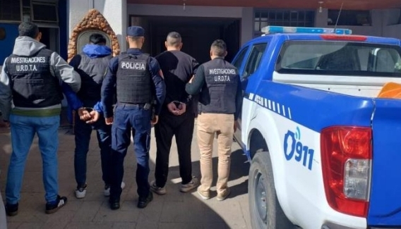 Parte policial: Detienen a dos jóvenes por amenazas y agresión 