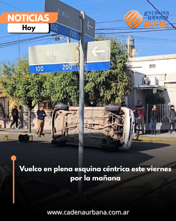 Vuelco en plena esquina c&eacute;ntrica este viernes por la ma&ntilde;ana