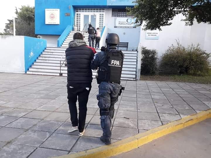 DOS FAMILIAS DETENIDAS POR EJERCER EL NARCOMENUDEO EN VILLA DEL DIQUE, EMBALSE Y VILLA RUMIPAL