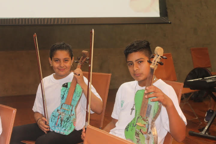 NOTICIAS + IVA: LA FUNDACIÓN JUVIPS TIENE UNA ORQUESTA DE INSTRUMENTOS RECICLADOS 