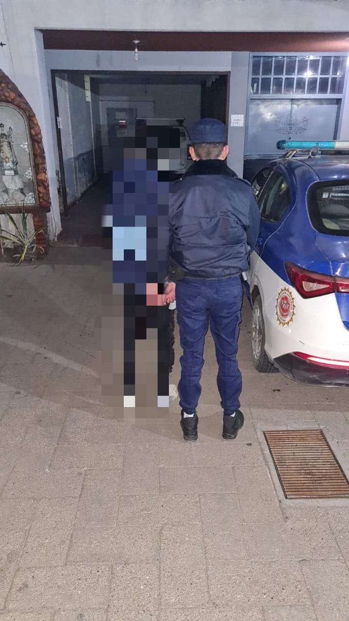 PARTE POLICIAL: DETIENEN A JOVEN QUIÉN DIO POSITIVO EL TEST DE ALCOHOLEMIA Y PROVOCÓ DISTURBIOS 