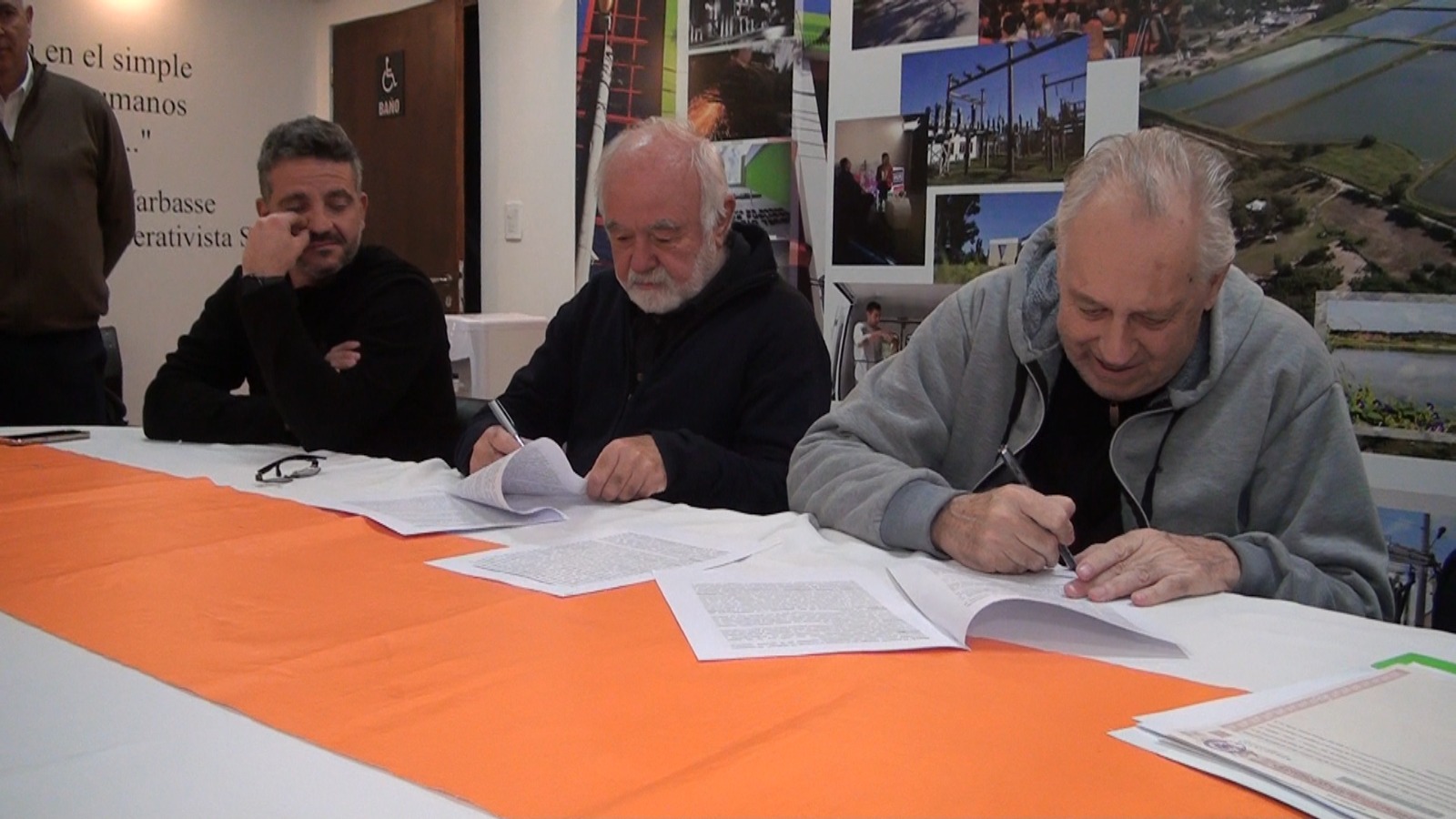 Firma de convenio entre la C.O.S.P.R.T y CALACOOP 