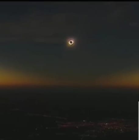 Miles de cordobeses impactados por el &ldquo;Eclipse&rdquo; de sol