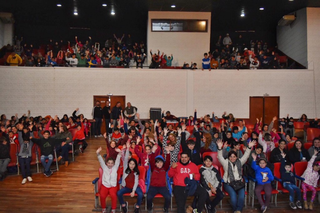 M&aacute;s de 250 chicos asistieron a la jornada del Cine Social en el Anfiteatro 