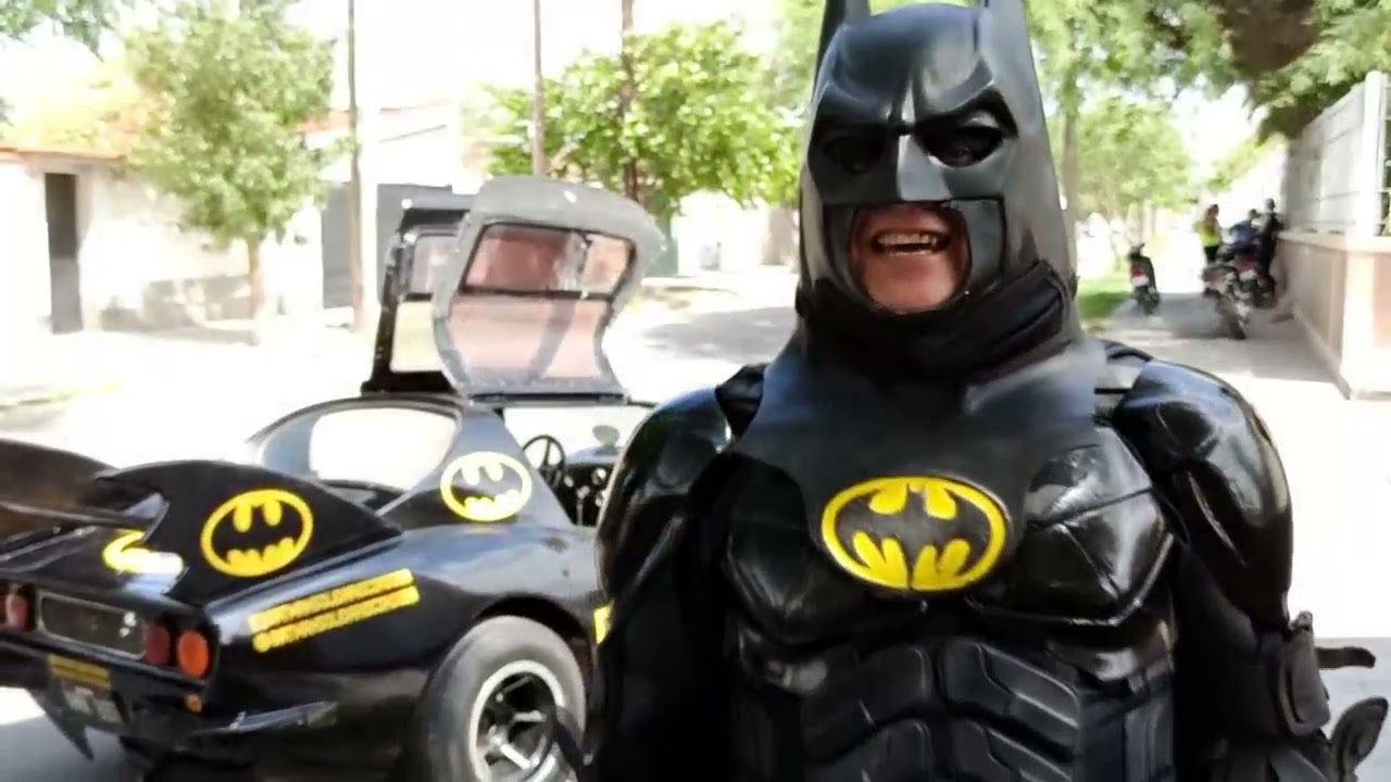 NOTICIAS + IVA: BATMAN SOLIDARIO RECAUDA TELEVISORES PARA EL HOSPITAL DE NIÑOS DE CÓRDOBA 