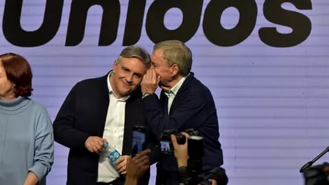 LLARYOLA: NO SE OFENDAN POR EL *PITUQUITOS* SI USTEDES OFENDEN AL INTERIOR HACE DÉCADAS