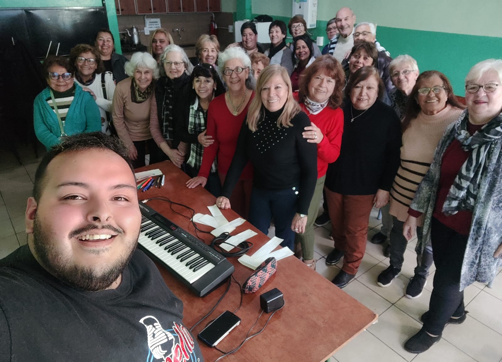 Iván Bazán: el canto terapia es un espacio de encuentro y contención de emociones