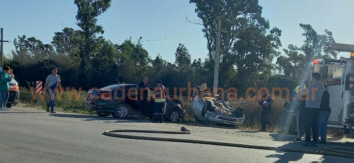 Accidente entre dos vehículos con una mujer lesionada