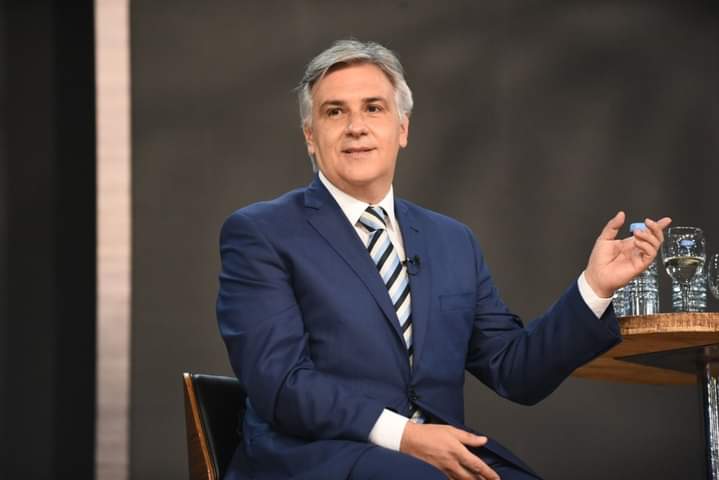 Llaryora pagará los salarios a los docentes con los aumentos propuestos por la Provincia
