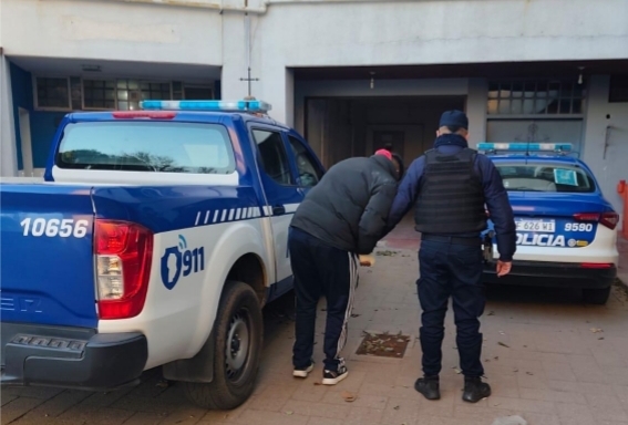 Parte policial: Aprehendido tras caer de su moto: llevaba estupefacientes y el rodado tenía pedido de secuestro  