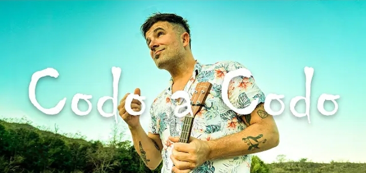 David Bolzoni vuelve a sus raíces con *Codo a codo*, una canción que abraza a la familia