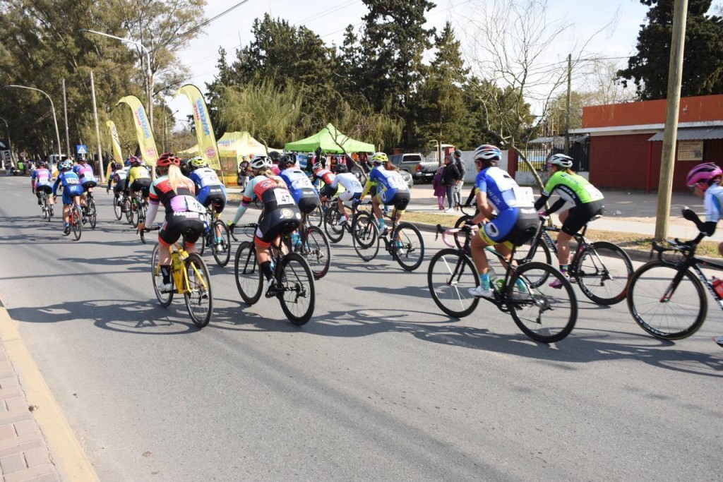 FIN DE SEMANA A PURO CICLISMO