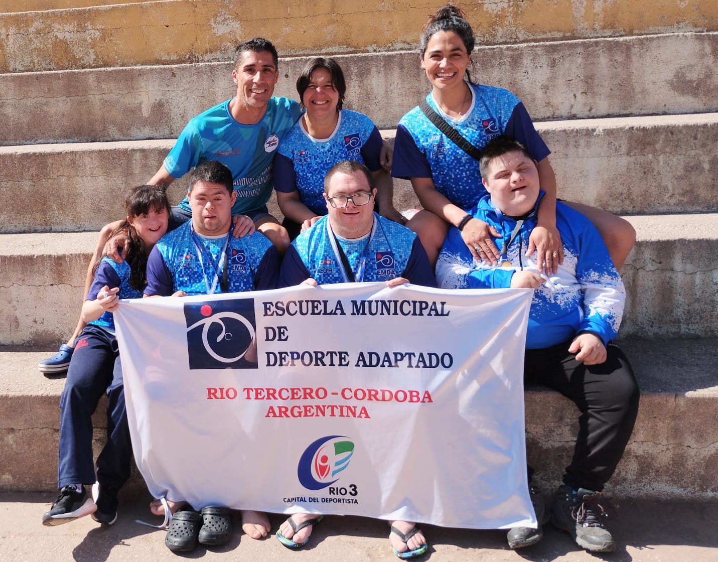 PARTICIPACIÓN DE LA ESCUELA MUNICIPAL DE DEPORTE ADAPTADO EN EL PRIMER TORNEO DE NATACIÓN PARA PERSONAS CON SÍNDROME DE DOWN
