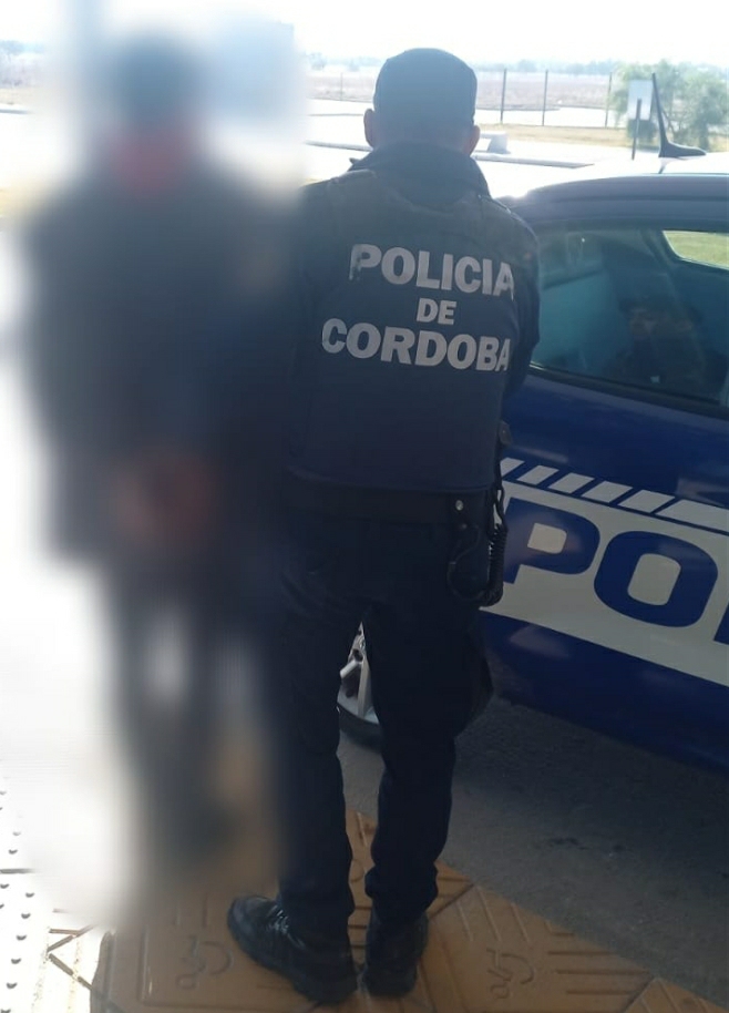 PARTE POLICIAL: UN DETENIDO POR SUSTRAERLE LA MOCHILA A UNA MENOR DE 15 AÑOS