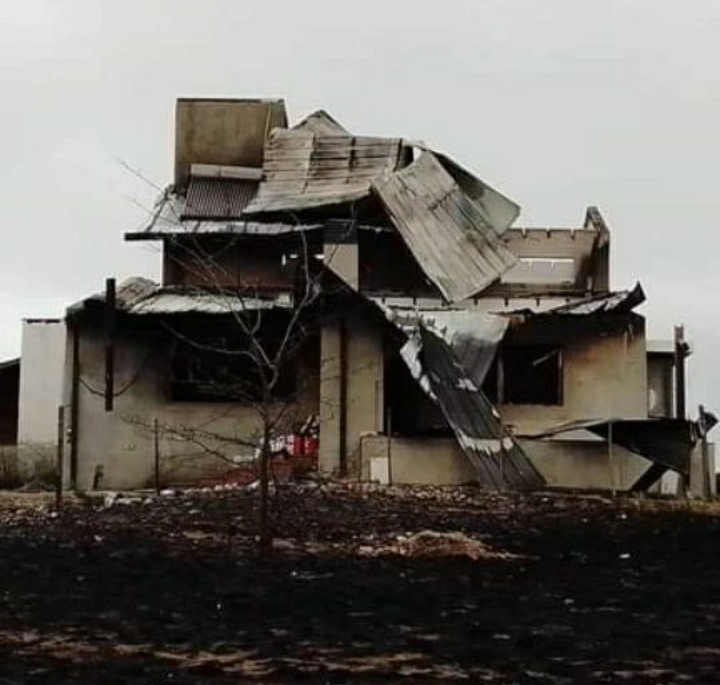 YACANTO: EL FUEGO AFECTÓ 1000 HECTÁREAS Y DEJO 13 VIVIENDAS QUEMADAS