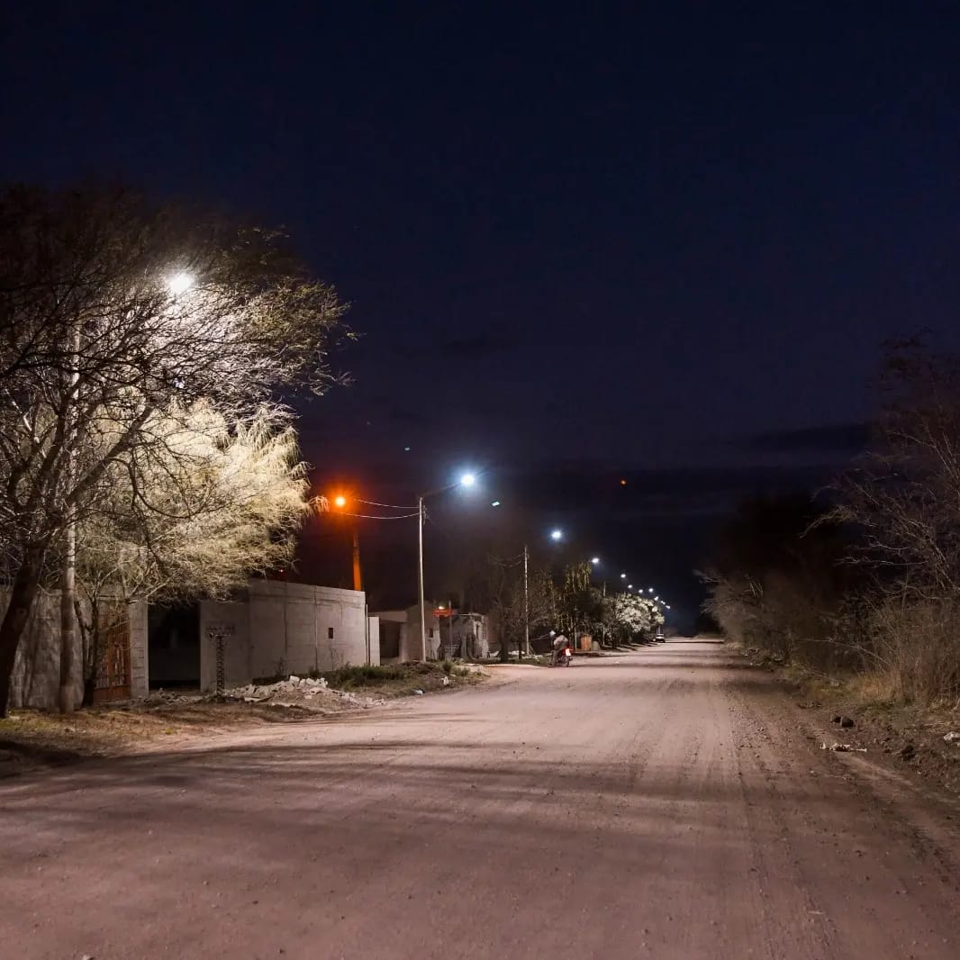 EL MUNICIPIO AVANZA CON LA COLOCACIÓN DE LUMINARIAS LED QUE YA CUBRE MAS DEL 75% DE LA CIUDAD
