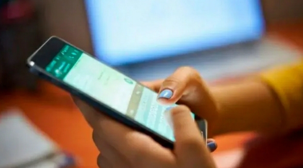 Datos personales que nunca se tienen que compartir por WhatsApp para evitar estafas