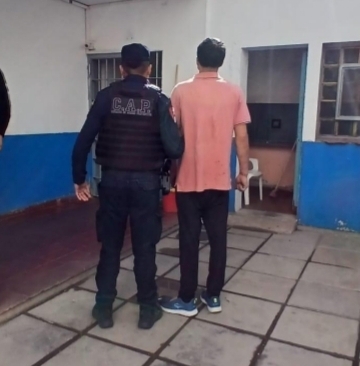 Parte policial: Fue detenido tras ingresar ilegalmente al Club vecinos unidos y resistirse  