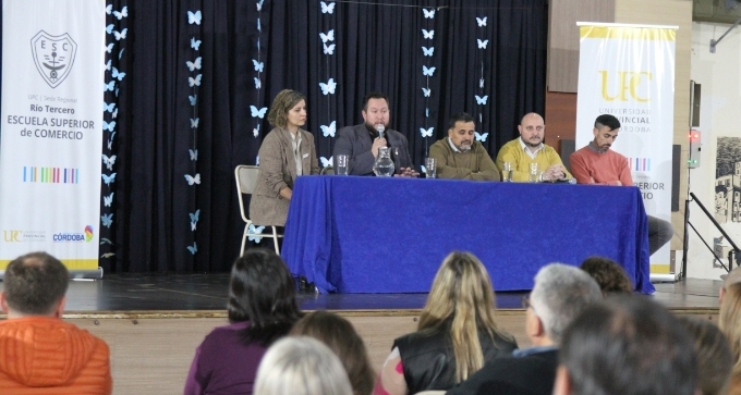  La Sede Regional Río Tercero de la Universidad Provincial de Córdoba inició el segundo semestre en un acto realizado en la Escuela Superior de Comercio.