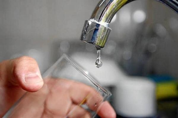 Daparte "Ma&ntilde;ana se tratar&iacute;a el aumento del agua, ser&iacute;a escalonado"
