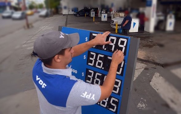 El Gobierno autoriz&oacute; un aumento del 4% en las naftas