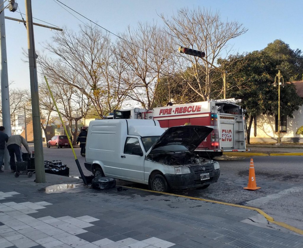 Abel Dom&iacute;nguez :Fue un incendio en un Automotor