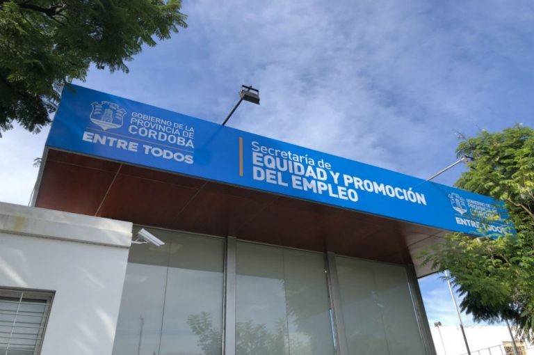 Viernes 20, cobran beneficiarios de programas de empleo