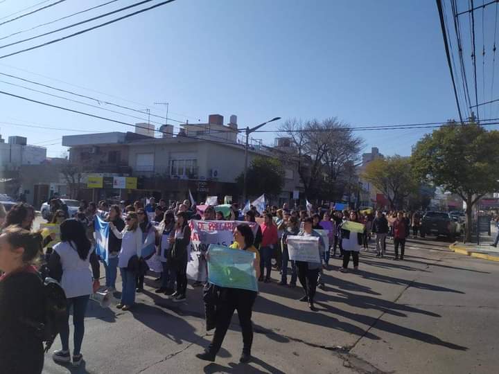 DOCENTES CONVOCANDO DOCENTES: DESCONTENTO CON UEPC Y CON LA PRECARIZACIÓN LABORAL