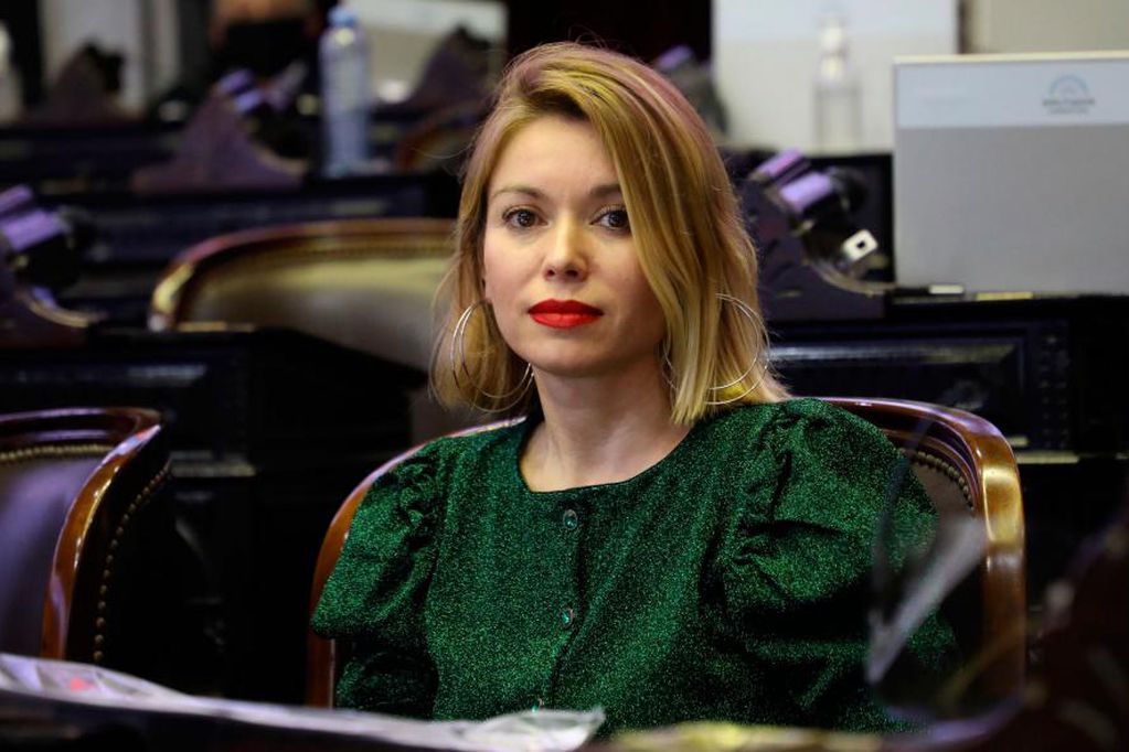 GABRIELA ESTÉVEZ: LO QUE PASÓ AYER NOS DESPIERTA UN TEMOR MUY GRANDE A TODOS LOS QUE DEFENDEMOS LA DEMOCRACIA