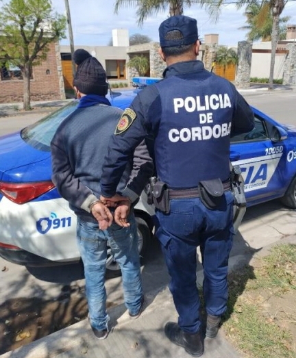 Parte policial: Masculino fue detendio por sustraer cobre en un depósito de autos