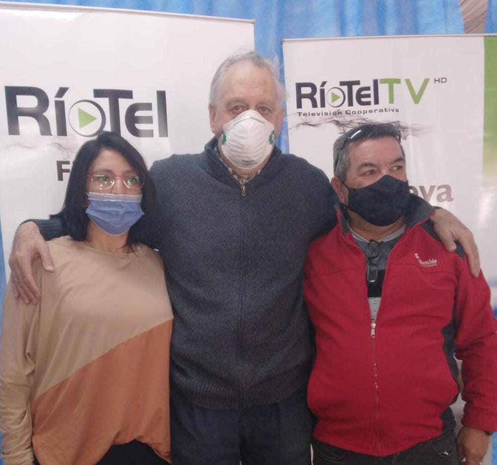 LA COOPERATIVA PRESENTÓ LA FIBRA ÓPTICA EN BARRIO CERINO