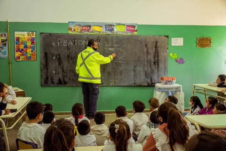 DÍA DE LA EDUCACIÓN VIAL: LOS NIÑOS APRENDEN JUGANDO