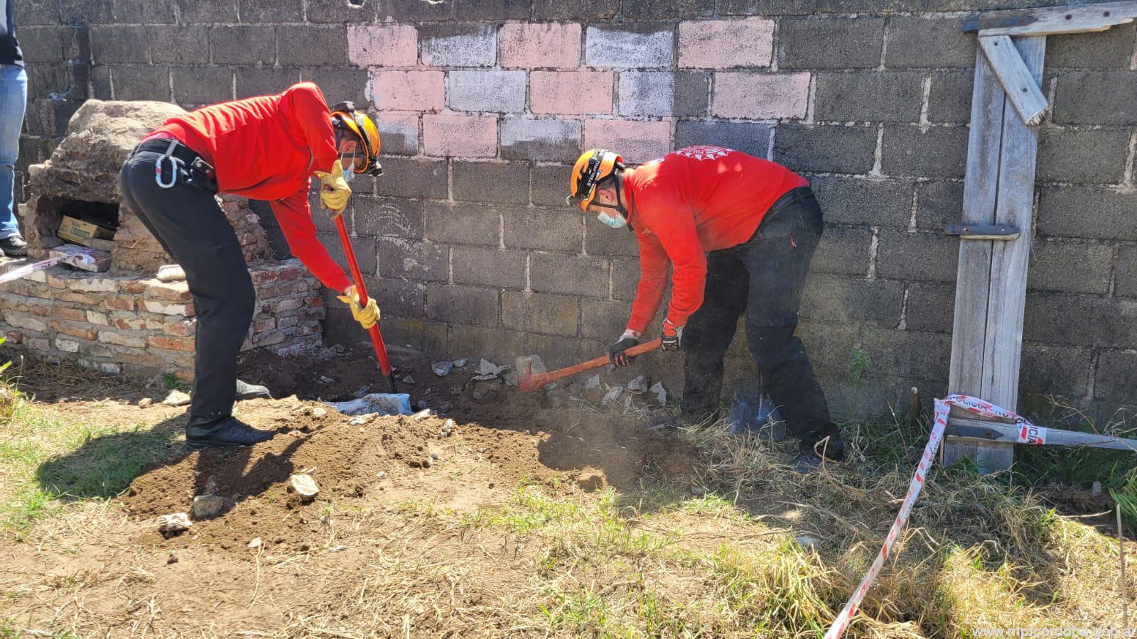 HALLARON UN CADÁVER ENTERRADO EN EL PATIO DE UNA VIVIENDA DE BERROTARÁN: UNA DETENIDA