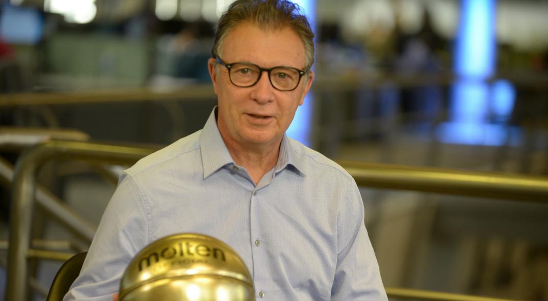 MICRO BASQUETBOL VIERNES 21 DE OCTUBRE: ENTREVISTA A RUBÉN MAGNANO DT DE LA GENERACIÓN DORADA 