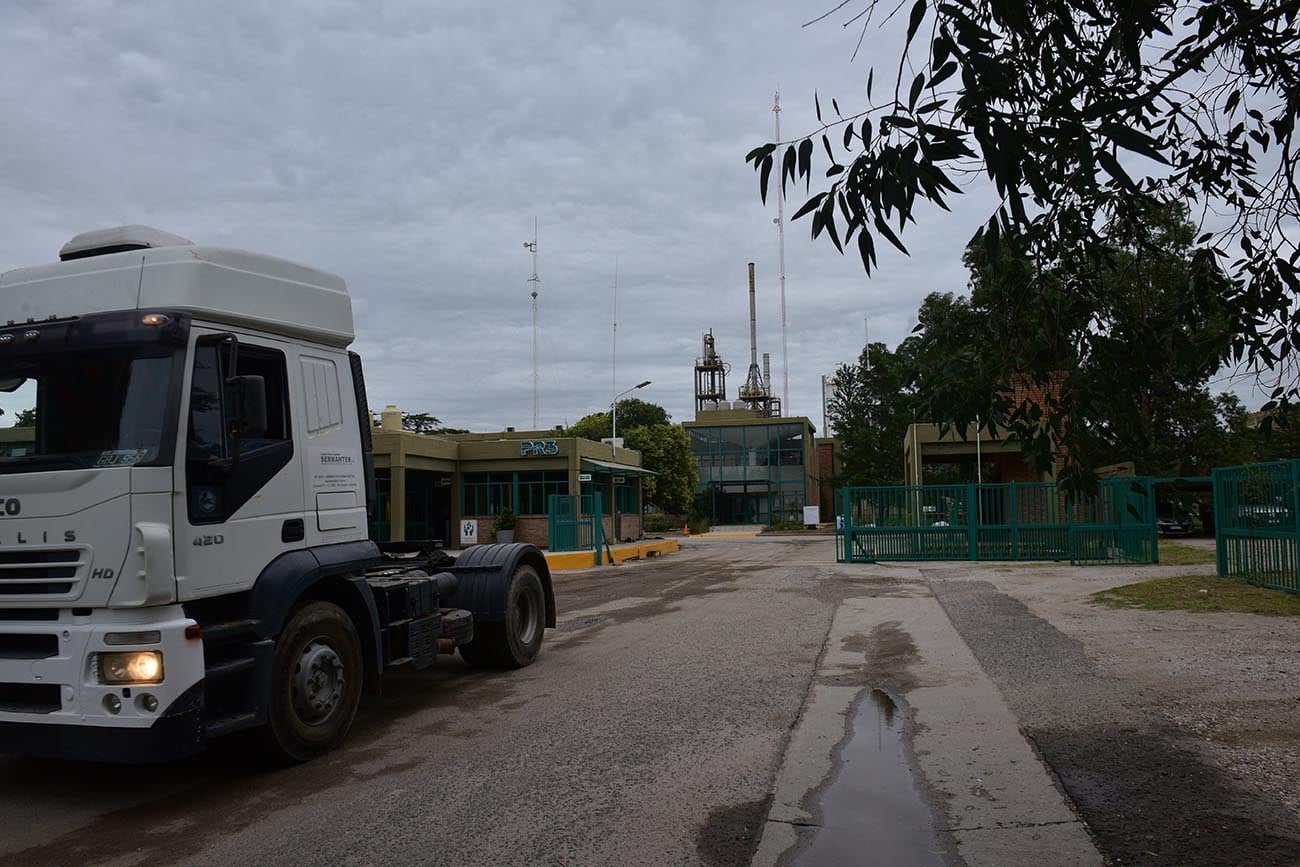 Trabajadores de Petroquímica se convocan en la entrada a las 5 de la mañana