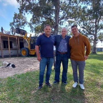 BADINO HABLÓ EL TECHADO DEL SUM DE BARRIO MONTE GRANDE Y DE LA FIBRA ÓPTICA EN AERONÁUTICO