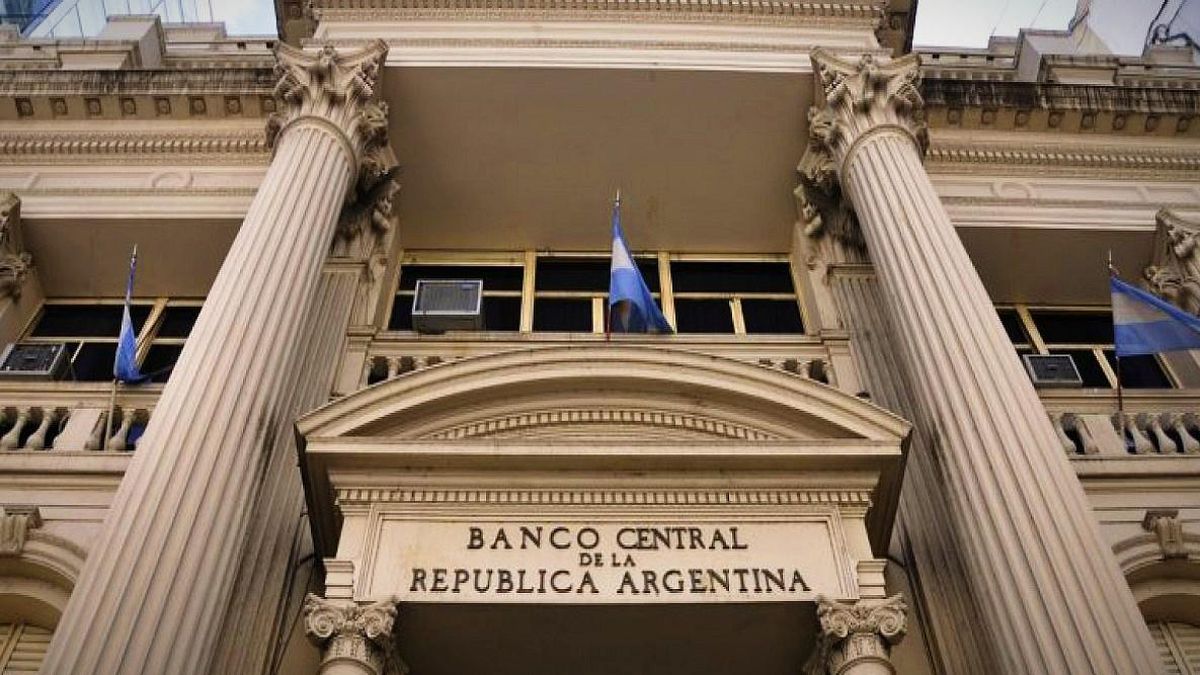 Desde el lunes 15 los bancos volverán a atender sin turno