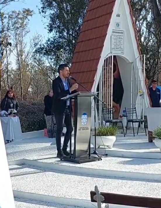 FERRER INSTÓ A NO PERDER LA MEMORIA Y A LA CONSTRUCCIÓN DE UN PROYECTO COLECTIVO