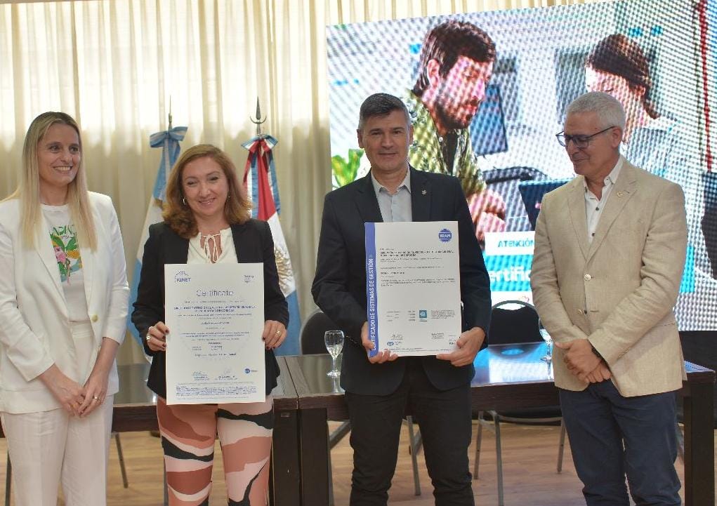 *LA MUNICIPALIDAD OBTIENE LA CERTIFICACIÓN ISO 9001 EN EL PROCESO DE ATENCIÓN AL VECINO*