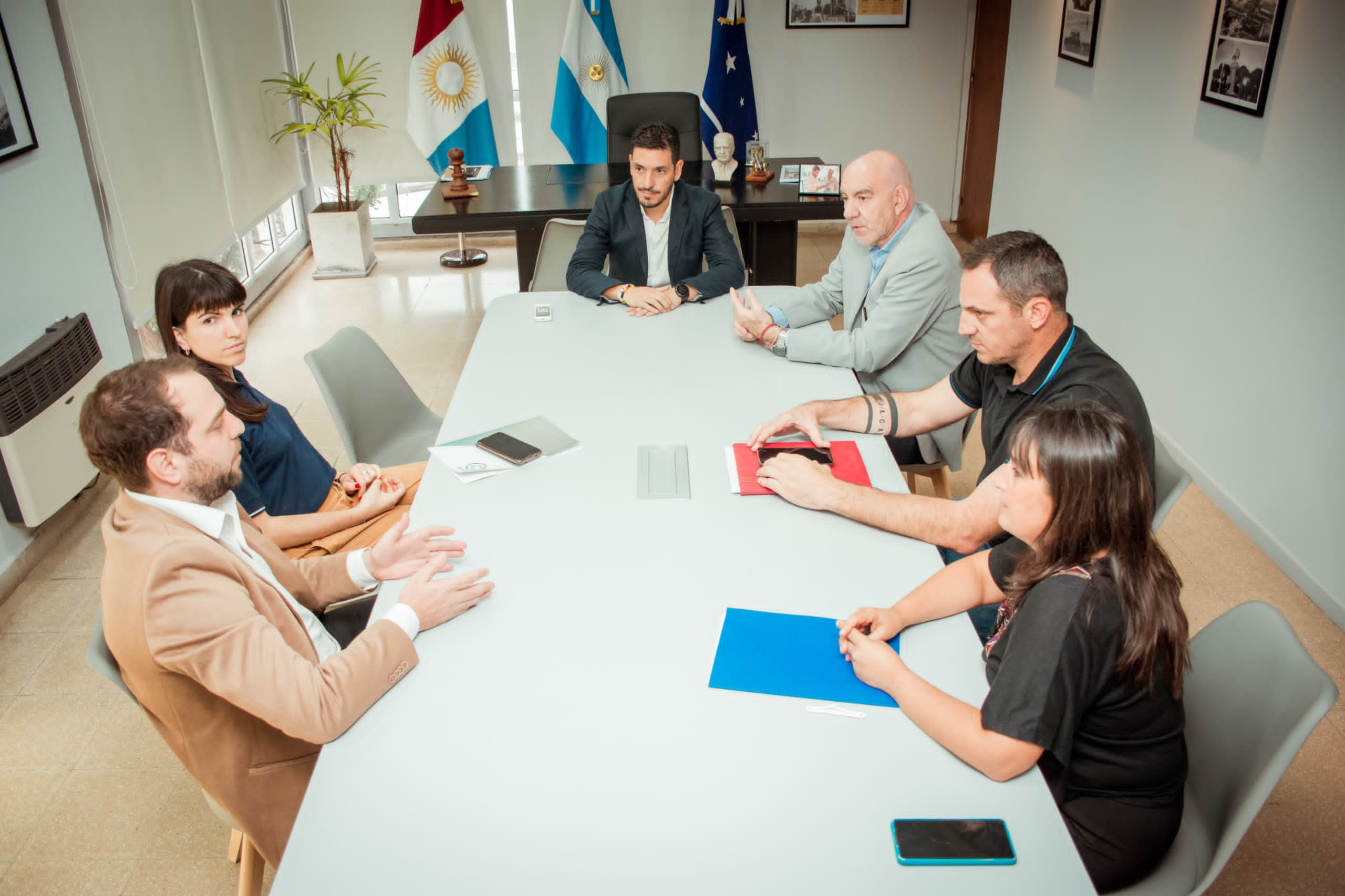 El Intendente Marcos Ferrer realizó hoy una firma de convenio en colaboración con Circularis